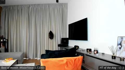 mi_ha @ myfreecams on 20240128