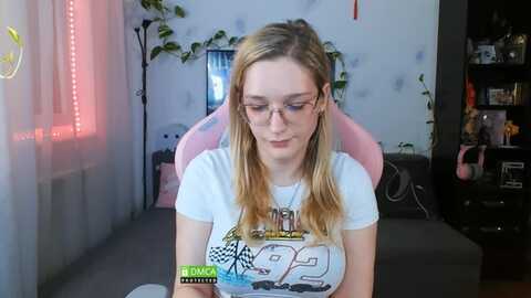 monicmoon18 @ myfreecams on 20240128