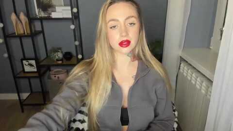 flowercoralie @ myfreecams on 20240129