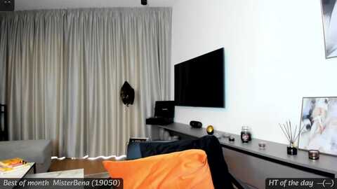 mi_ha @ myfreecams on 20240129