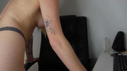 realmiagold @ myfreecams on 20240129