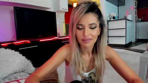 smileytinaa @ myfreecams on 20240129