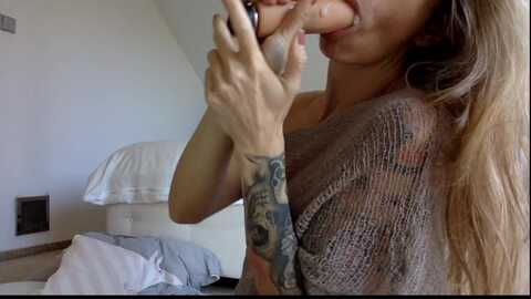 oliviepaige @ myfreecams on 20240130