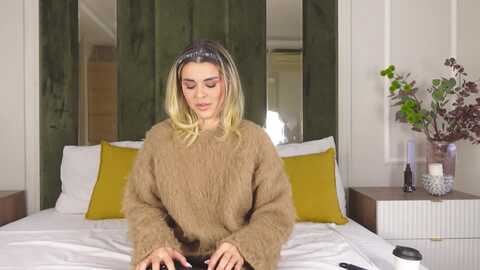 savagemonica @ myfreecams on 20240130