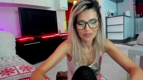 smileytinaa @ myfreecams on 20240130