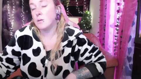 kissica @ myfreecams on 20240131