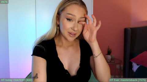 petiteavax @ myfreecams on 20240131