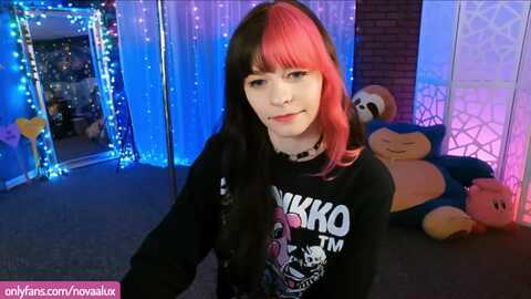 novaalux @ myfreecams on 20240202