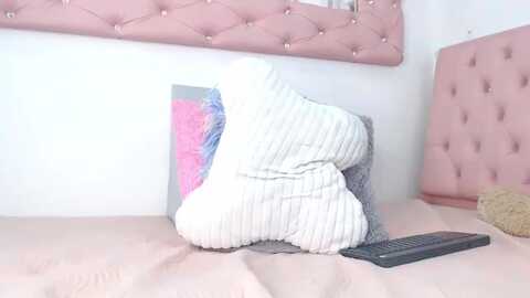 lorennahdez @ myfreecams on 20240203