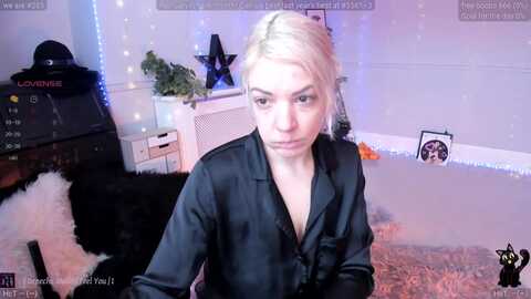 lunawolfie @ myfreecams on 20240203