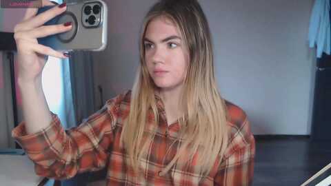 coconut_i @ myfreecams on 20240204
