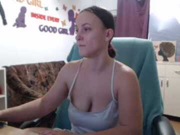 liamelanyy @ myfreecams on 20240204