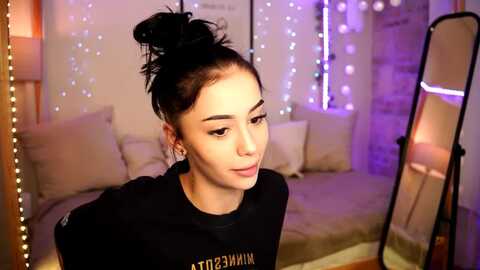 naomii18 @ myfreecams on 20240205