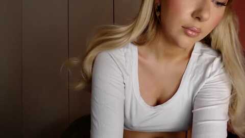petiteavax @ myfreecams on 20240205