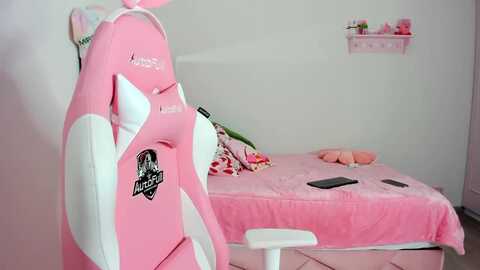 cherrycute666 @ myfreecams on 20240206
