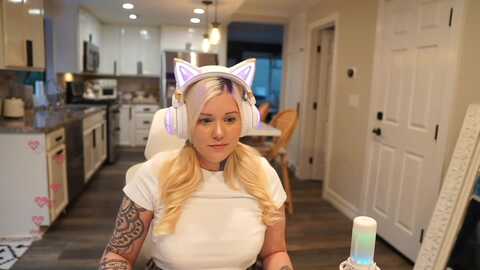 mermaidmiley @ myfreecams on 20240208