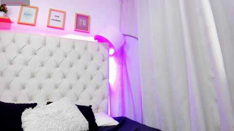 isabela_duran @ myfreecams on 20240209