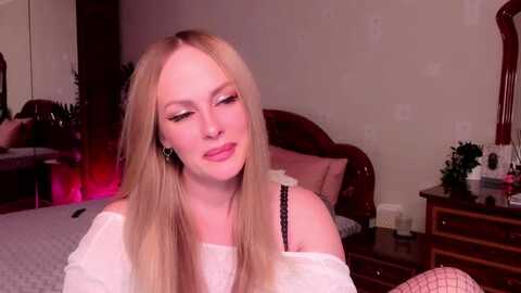 libby_nora @ myfreecams on 20240210