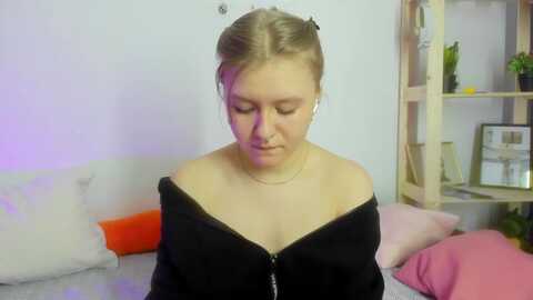 lisa_white @ myfreecams on 20240210