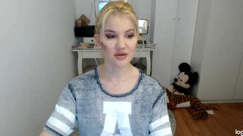 winterjewel @ myfreecams on 20240211