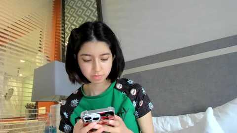 cherrycute666 @ myfreecams on 20240212