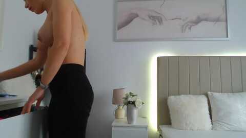 hrystina_ @ myfreecams on 20240212