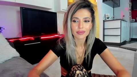 smileytinaa @ myfreecams on 20240213