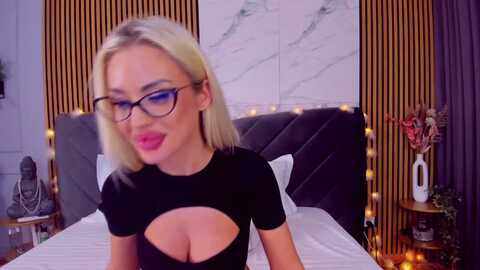 awwwella @ myfreecams on 20240214