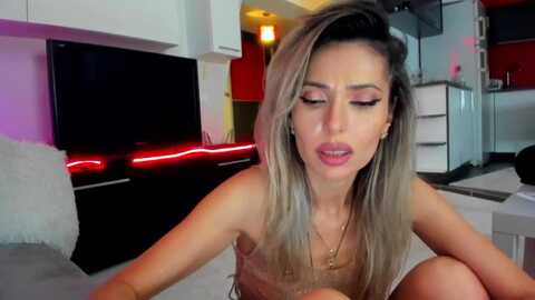 smileytinaa @ myfreecams on 20240214