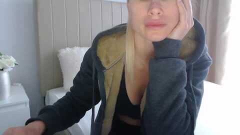 hrystina_ @ myfreecams on 20240215