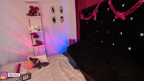 lilyvelvet @ myfreecams on 20240215