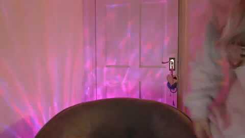 petiteavax @ myfreecams on 20240215