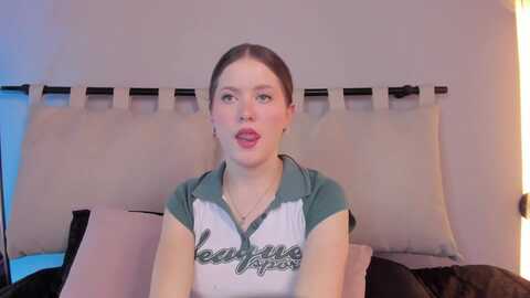 violet_03_ @ myfreecams on 20240215