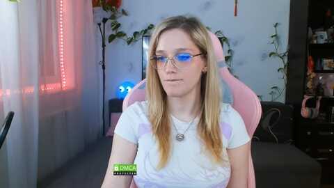 monicmoon18 @ myfreecams on 20240216