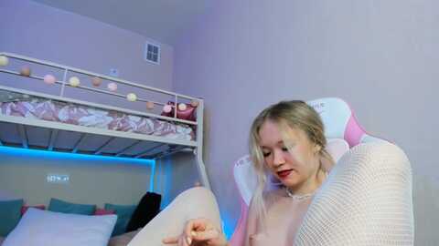 alice_chery @ myfreecams on 20240217