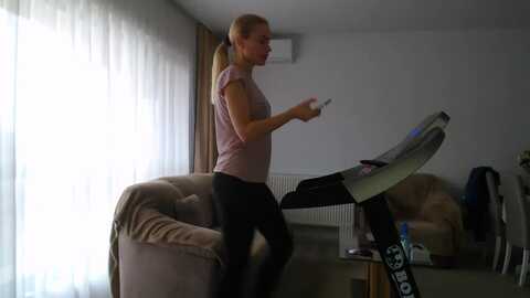 hrystina_ @ myfreecams on 20240217