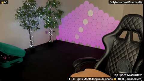 missaustralia @ myfreecams on 20240217