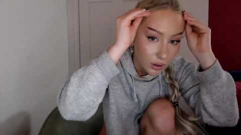 petiteavax @ myfreecams on 20240217