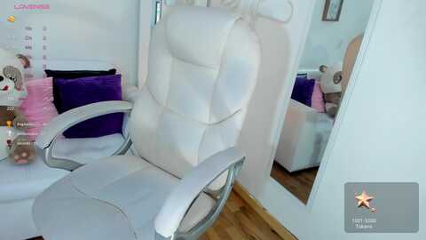 zobe_love @ myfreecams on 20240217