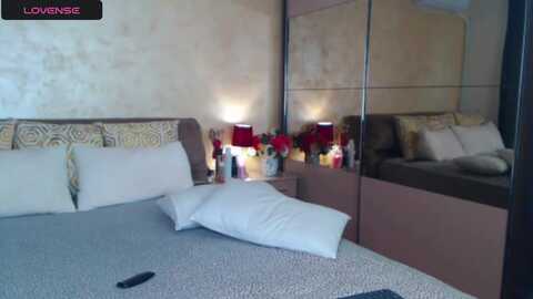 busty_cristal @ myfreecams on 20240218