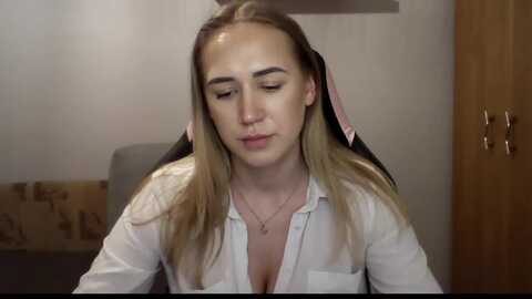 catrinlips @ myfreecams on 20240218