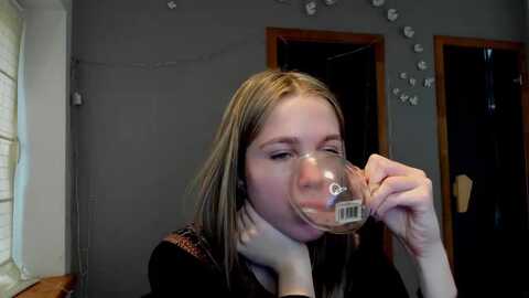 kate_lewiss @ myfreecams on 20240218