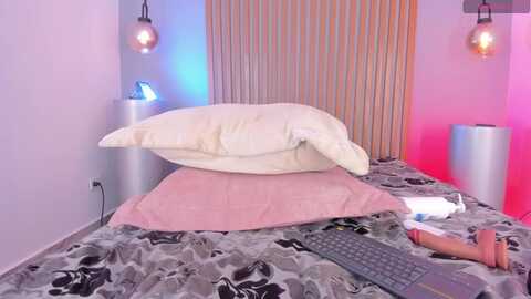 sophia_roy @ myfreecams on 20240218