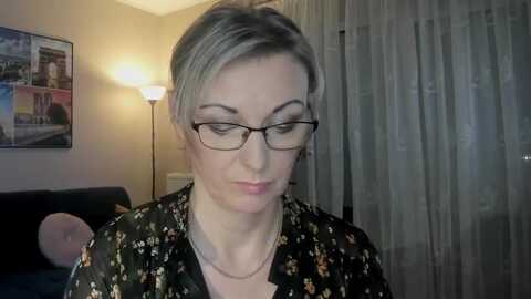 starvanessa1 @ myfreecams on 20240218