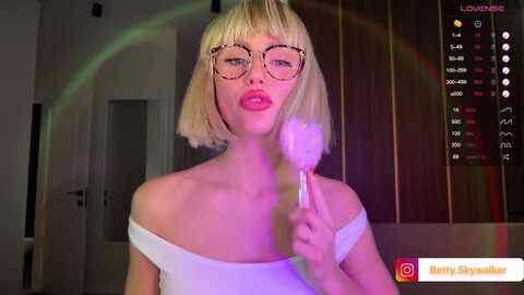 betty_xoxo @ myfreecams on 20240219