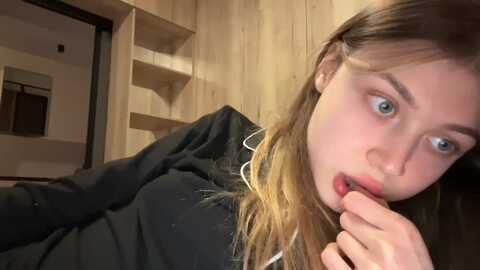 coconut_dream @ myfreecams on 20240219