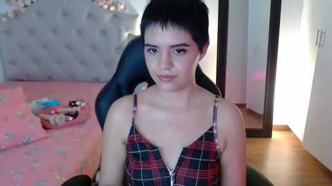 miacollins1x