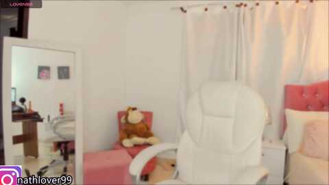 nathaliee_ @ myfreecams on 20240219
