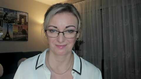 starvanessa1 @ myfreecams on 20240219