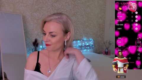 karollna_28 @ myfreecams on 20240220